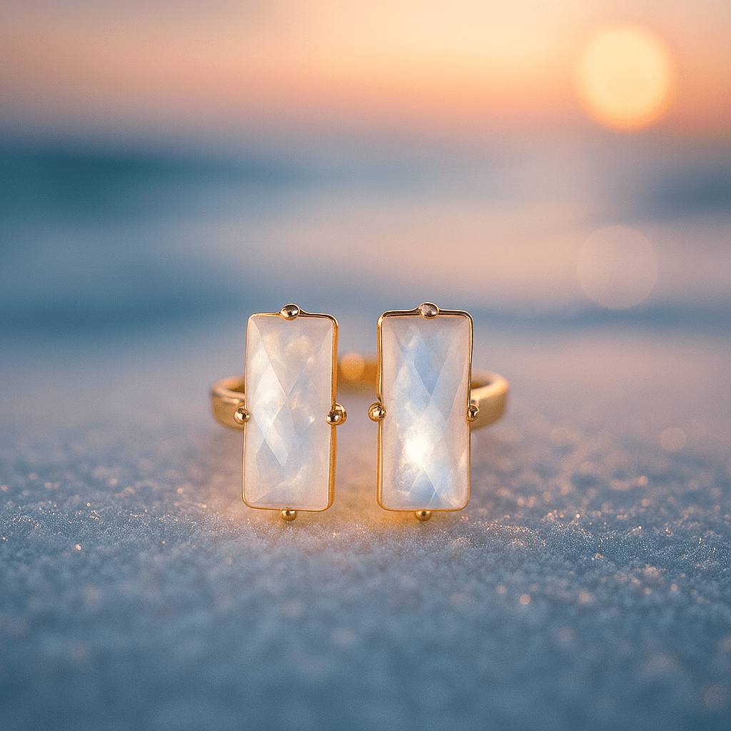 Agnes | Gold ring moonlight