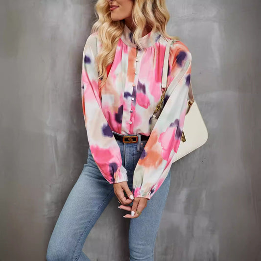 Afslappet bluse med kunstnerisk mønster og komfortabel pasform